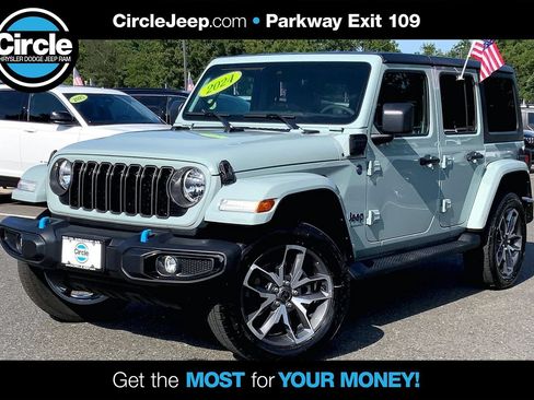 Used 2024 Jeep Wrangler Unlimited w/ Convenience Group AWD/4WD image 1