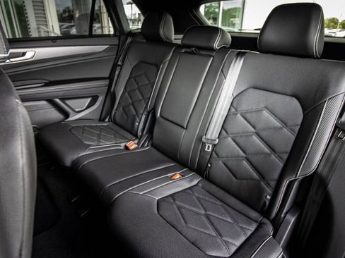 New 2026 Volkswagen Atlas Cross Sport SE FWD image 31
