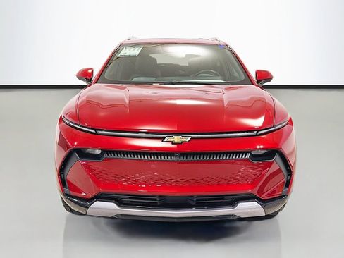 Used 2025 Chevrolet Equinox EV LT w/ Convenience Package FWD image 2