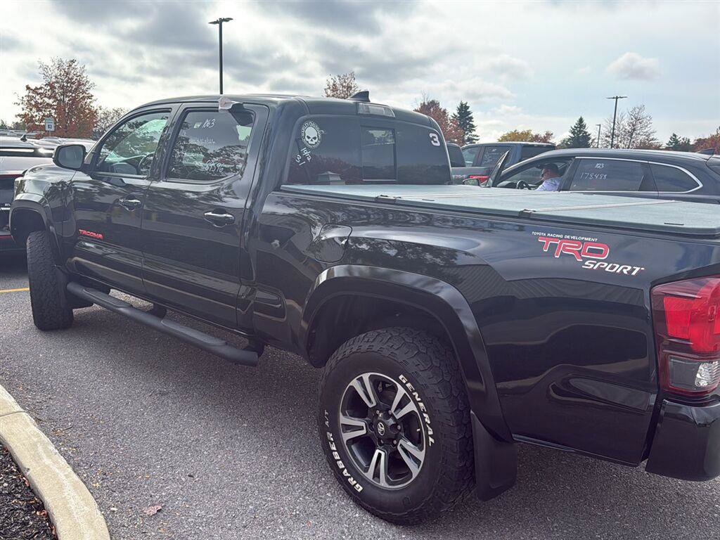 Used 2018 Toyota Tacoma TRD Sport w/ TRD Premium Sport Package AWD/4WD image 2