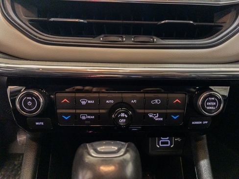 Used 2022 Jeep Compass Limited image 21