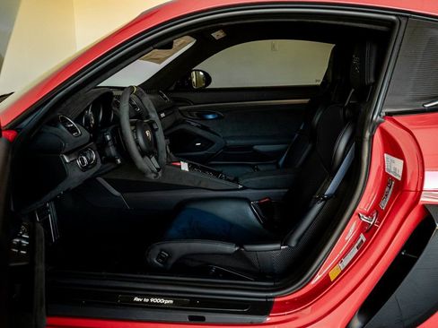 Certified 2023 Porsche 718 Cayman GT4 RS image 5