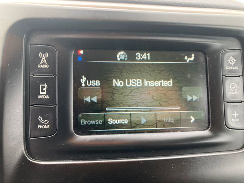 Used 2017 Jeep Cherokee Latitude image 27