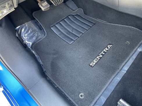 Used 2025 Nissan Sentra SR FWD image 16