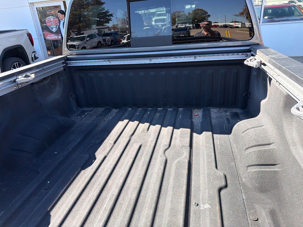 Used 2024 Nissan Titan PRO-4X w/ Pro-4x Convenience Package AWD/4WD image 3