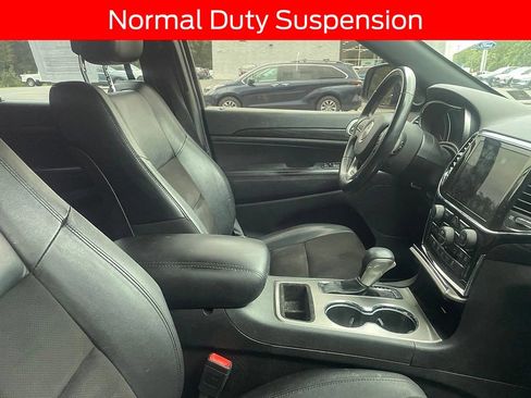 Used 2021 Jeep Grand Cherokee Laredo X AWD/4WD image 12