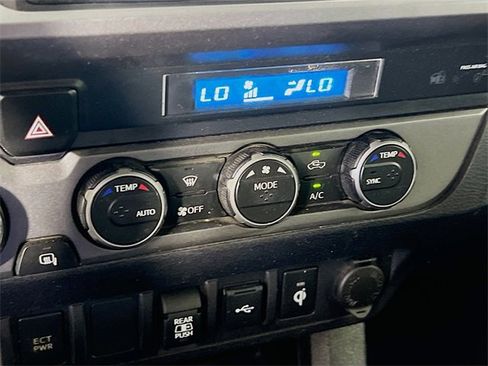 Used 2023 Toyota Tacoma TRD Off-Road image 16