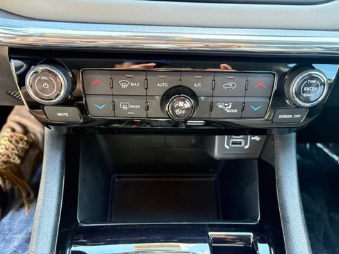 Used 2022 Jeep Compass Limited AWD/4WD image 18