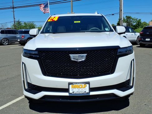 Used 2024 Cadillac Escalade ESV Sport Platinum AWD/4WD image 2
