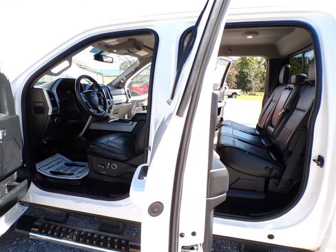 Used 2019 Ford F250 Lariat w/ Lariat Value Package image 23