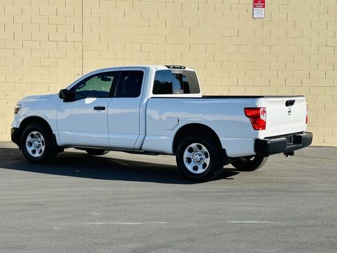 Used 2017 Nissan Titan S AWD/4WD image 5
