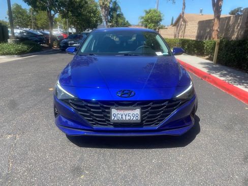 Used 2023 Hyundai Elantra Blue FWD image 3