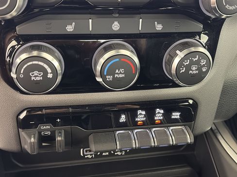 Used 2025 RAM 1500 Big Horn AWD/4WD image 22