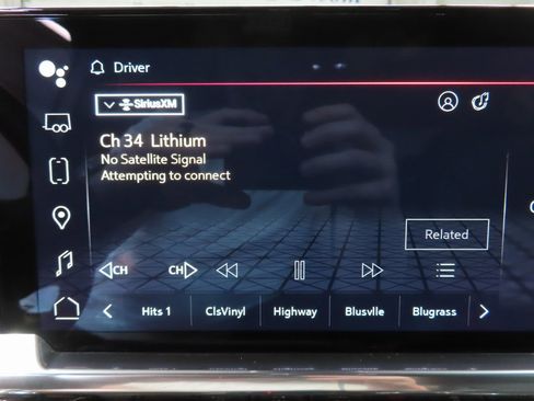 Used 2024 GMC Sierra 1500 SLT w/ SLT Convenience Package image 18