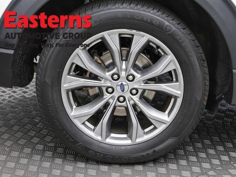 Used 2022 Ford Explorer XLT w/ Equipment Group 202A AWD/4WD image 32