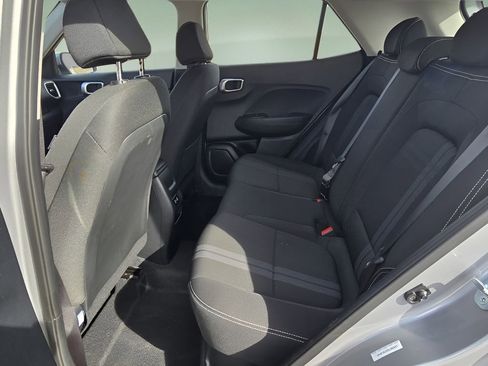 Used 2025 Hyundai Venue SEL image 13