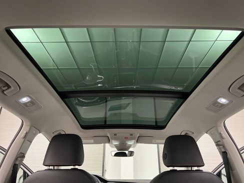 Used 2024 Volkswagen Tiguan Wolfsburg Edition image 44