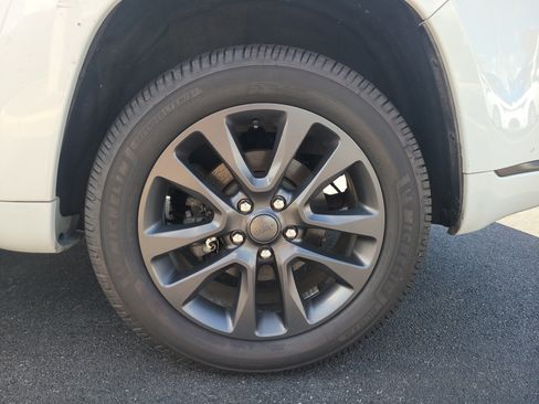 Used 2019 Jeep Grand Cherokee High Altitude AWD/4WD image 8