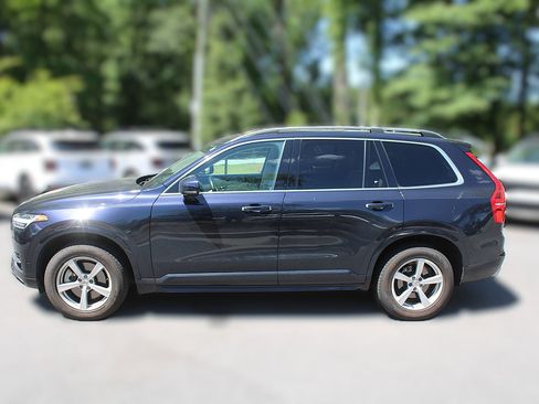 Used 2017 Volvo XC90 T5 Momentum w/ Vision Package FWD image 5