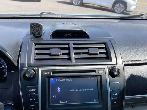Used 2013 Toyota Camry LE FWD image 18