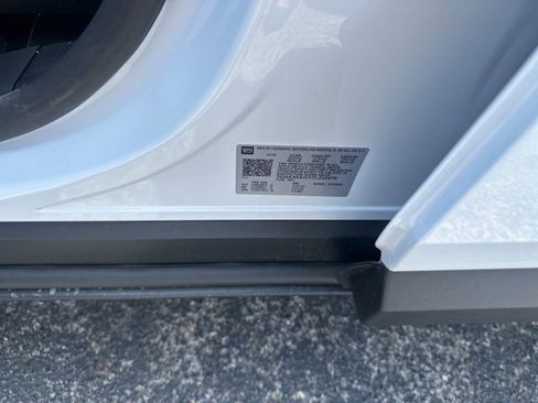 New 2026 Chevrolet Equinox ACTIV w/ Convenience Package III image 37