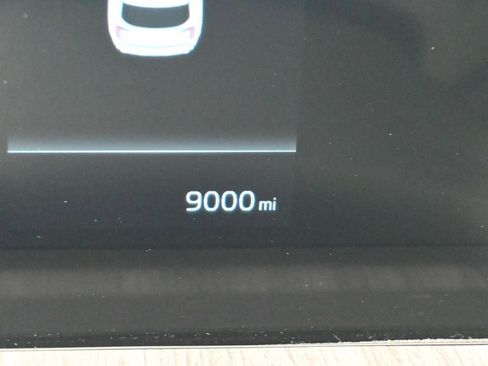 Used 2025 Kia Telluride EX w/ EX Captain's Chair Package image 16