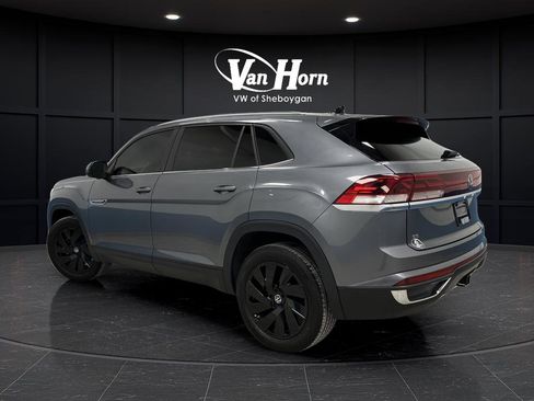 Used 2024 Volkswagen Atlas Cross Sport SE w/ Panoramic Sunroof Package image 3