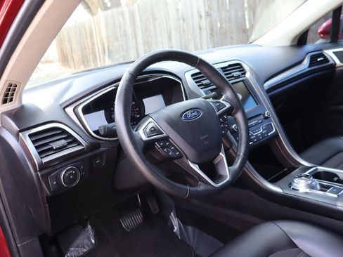 Used 2017 Ford Fusion SE w/ Equipment Group 201A image 15