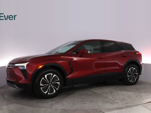 Used 2024 Chevrolet Blazer EV LT AWD/4WD image 18