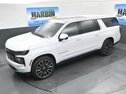 New 2026 Chevrolet Suburban High Country AWD/4WD image 25