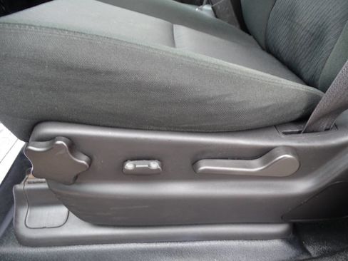 Used 2013 Chevrolet Suburban 2500 image 12