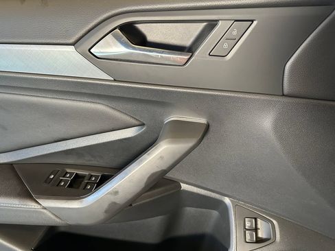 Used 2023 Volkswagen Jetta SE FWD image 19