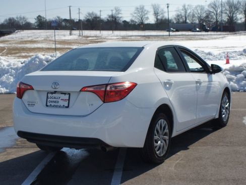 Used 2017 Toyota Corolla LE image 12