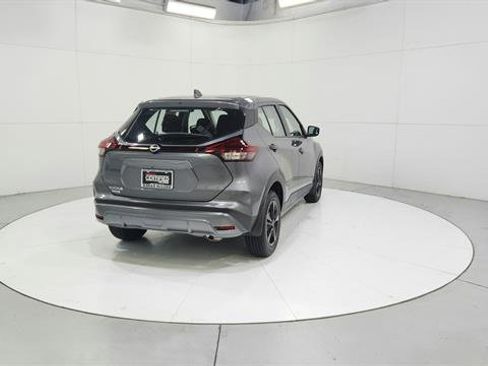 Certified 2025 Nissan Kicks Play S image 6