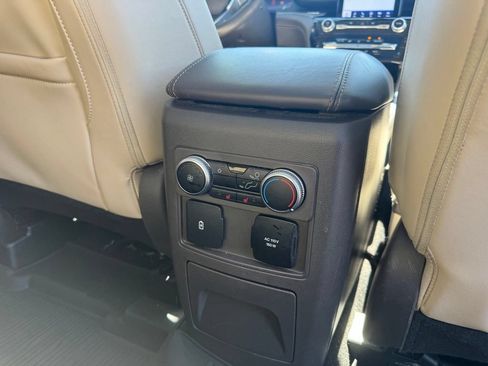 Certified 2023 Ford Explorer Platinum w/ Technology Package AWD/4WD image 21