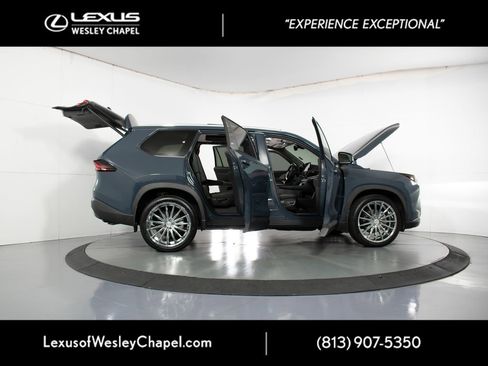 Used 2024 Toyota Grand Highlander AWD image 15