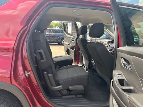 Used 2019 Chevrolet Traverse LT w/ LPO, Blackout Package AWD/4WD image 14