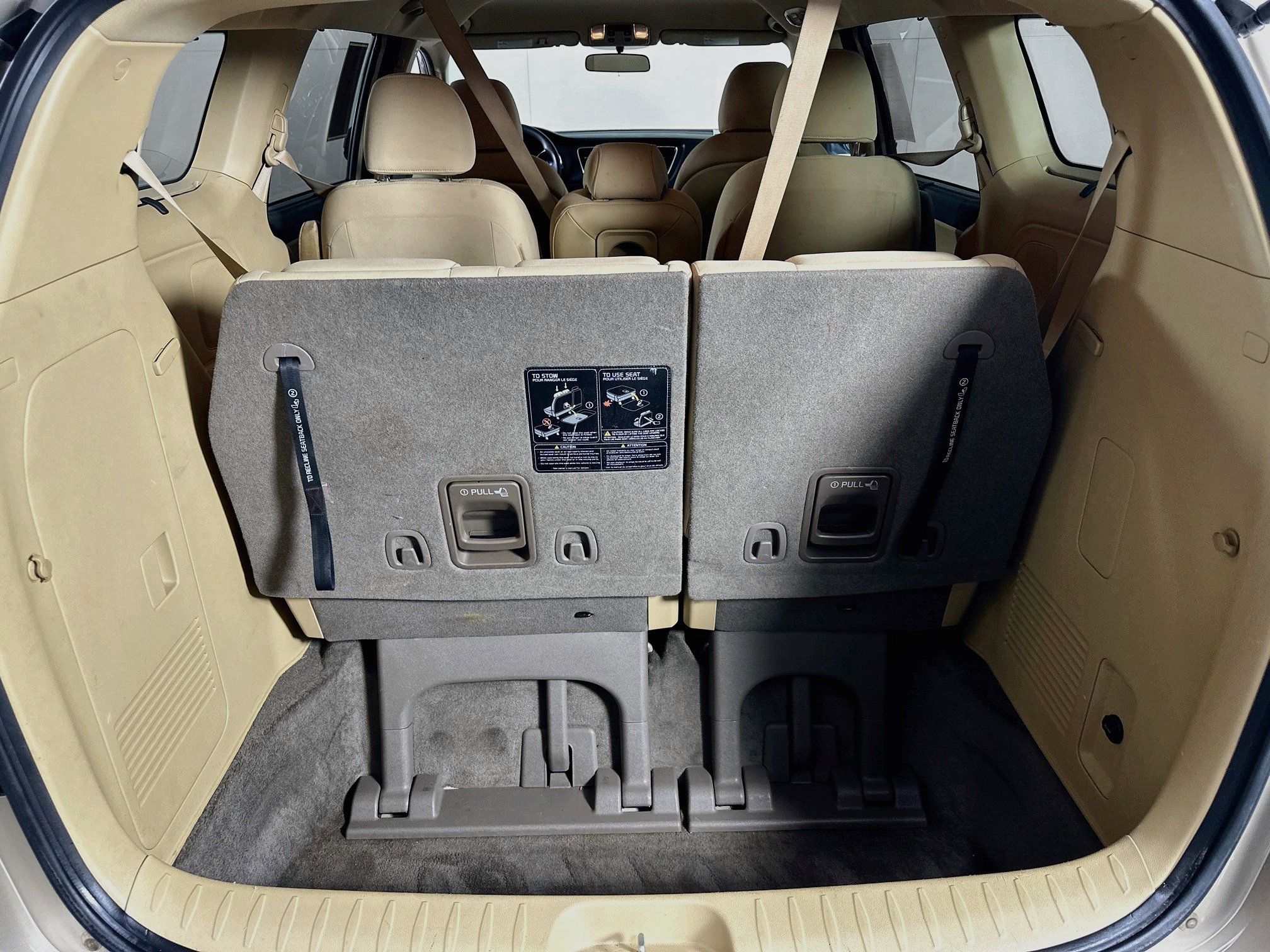 Used 2016 Kia Sedona LX w/ Option Group 020 FWD image 26