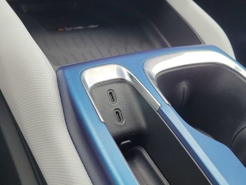 Certified 2025 Chevrolet Equinox EV LT FWD image 33