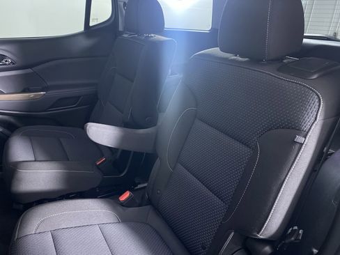 Certified 2023 GMC Acadia SLE w/ Driver Convenience Package image 12