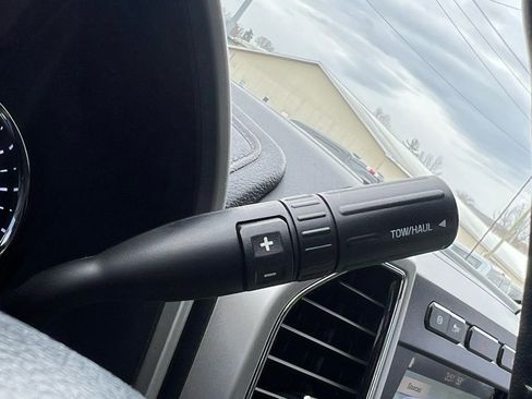 Used 2019 Ford F350 Lariat w/ Chrome Package image 36