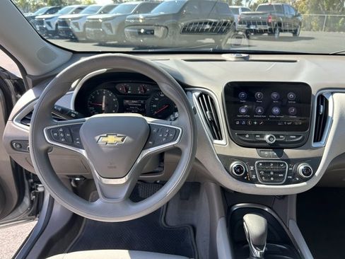 Used 2023 Chevrolet Malibu LT image 17