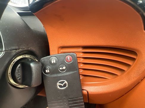 Used 2006 MAZDA MX-5 Miata Grand Touring w/ Premium Pkg image 17