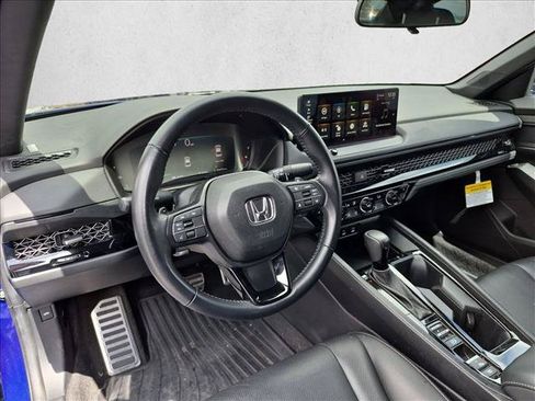 Used 2023 Honda Accord Sport image 9