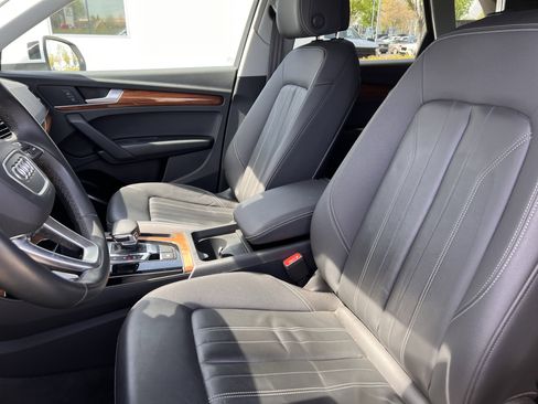 Used 2023 Audi Q5 2.0T Premium w/ Convenience Package image 16