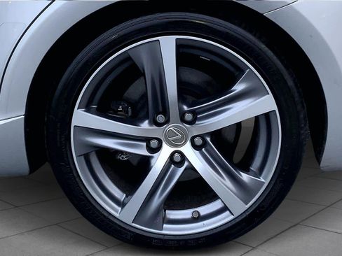 Used 2017 Lexus IS 200t image 10