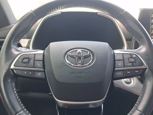 Used 2021 Toyota Highlander XSE FWD image 34