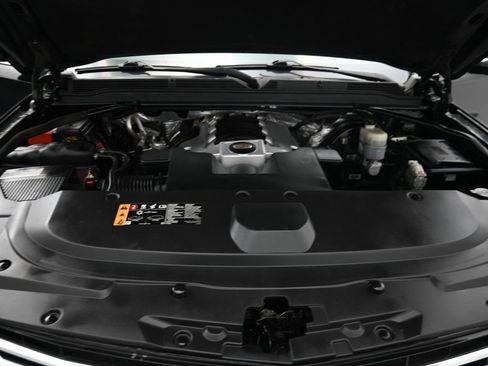 Used 2017 Cadillac Escalade Premium Luxury RWD image 39