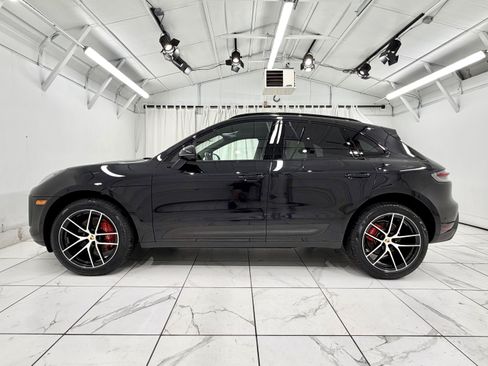 Certified 2023 Porsche Macan S AWD/4WD image 2