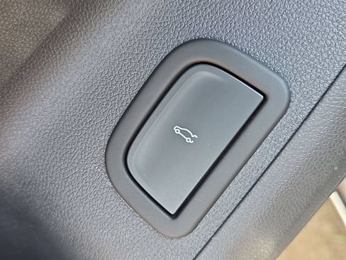 Certified 2026 Chevrolet Traverse LT FWD image 45